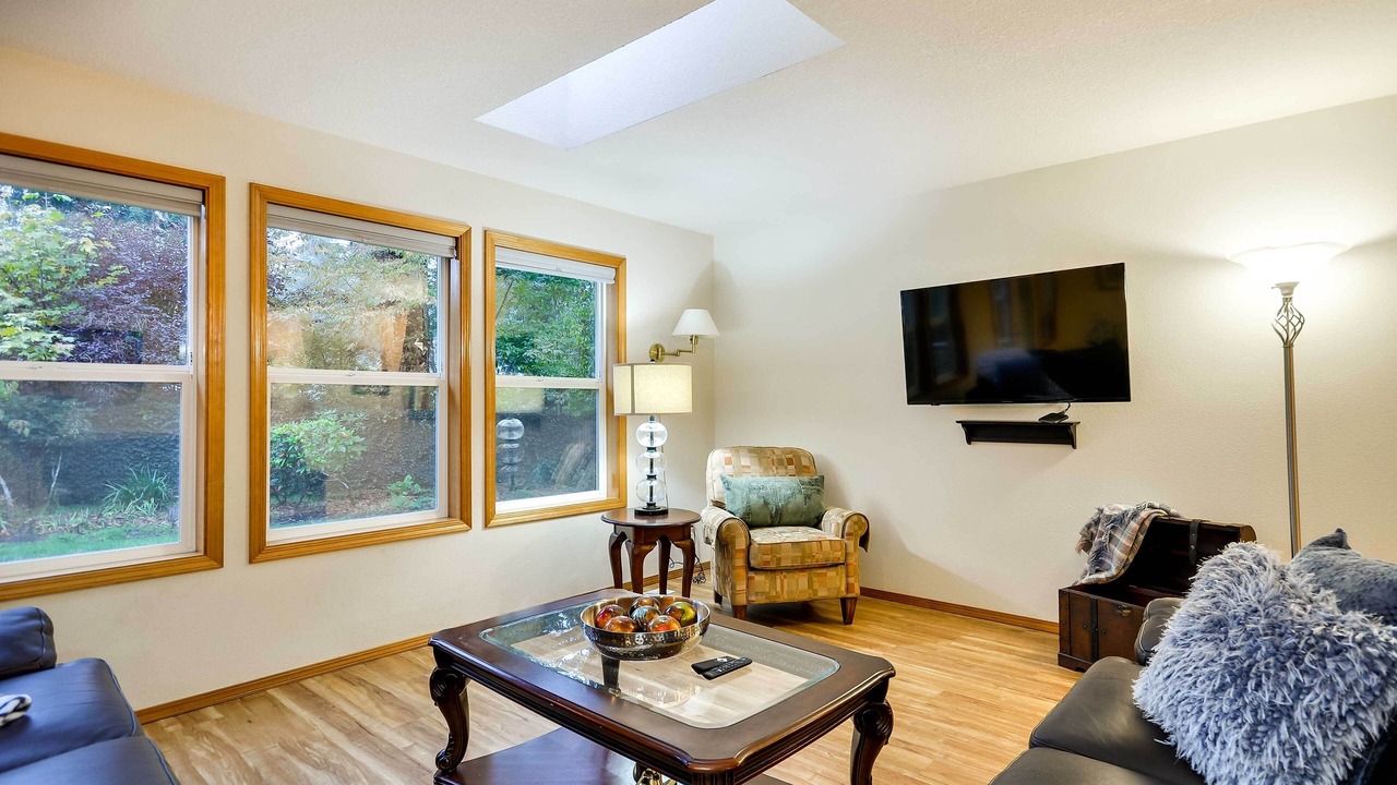 Photo of Livingroom in Oak Grove