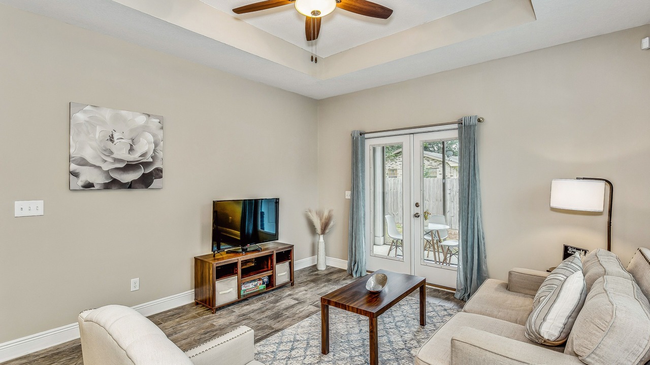 Photo of Livingroom in Ferry Pass