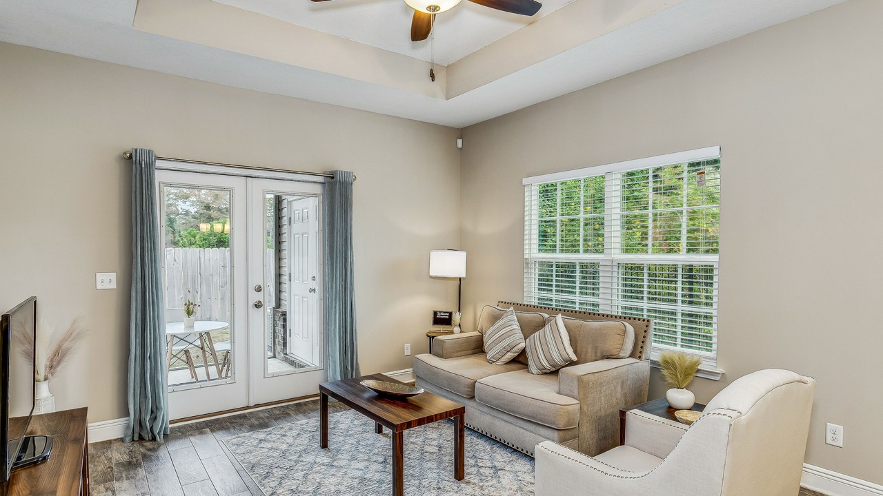 Photo of Livingroom in Ferry Pass