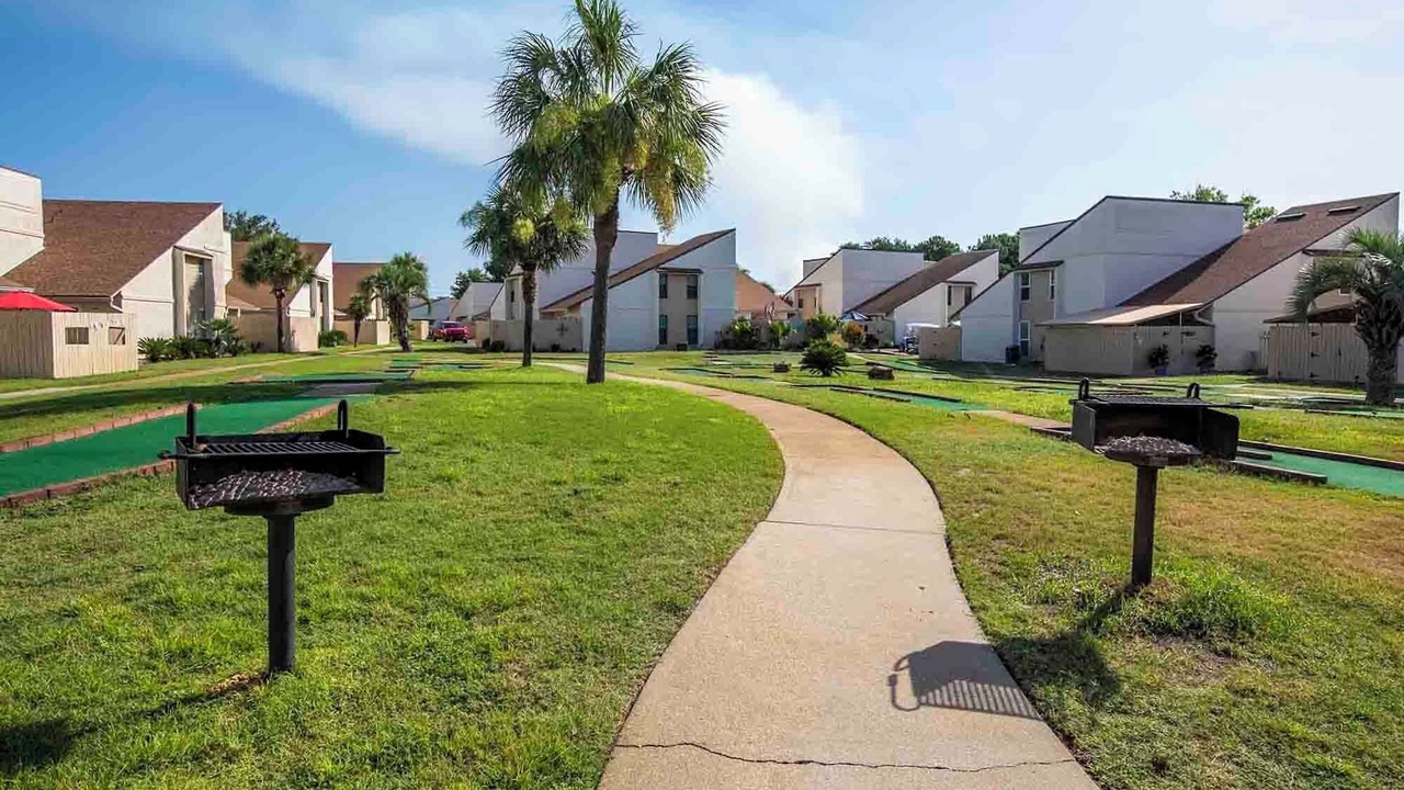 Photo of Others in Summer Breeze