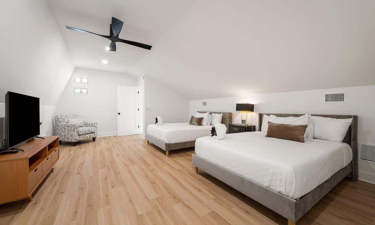 Photo of Bedroom in Upper Grand Lagoon