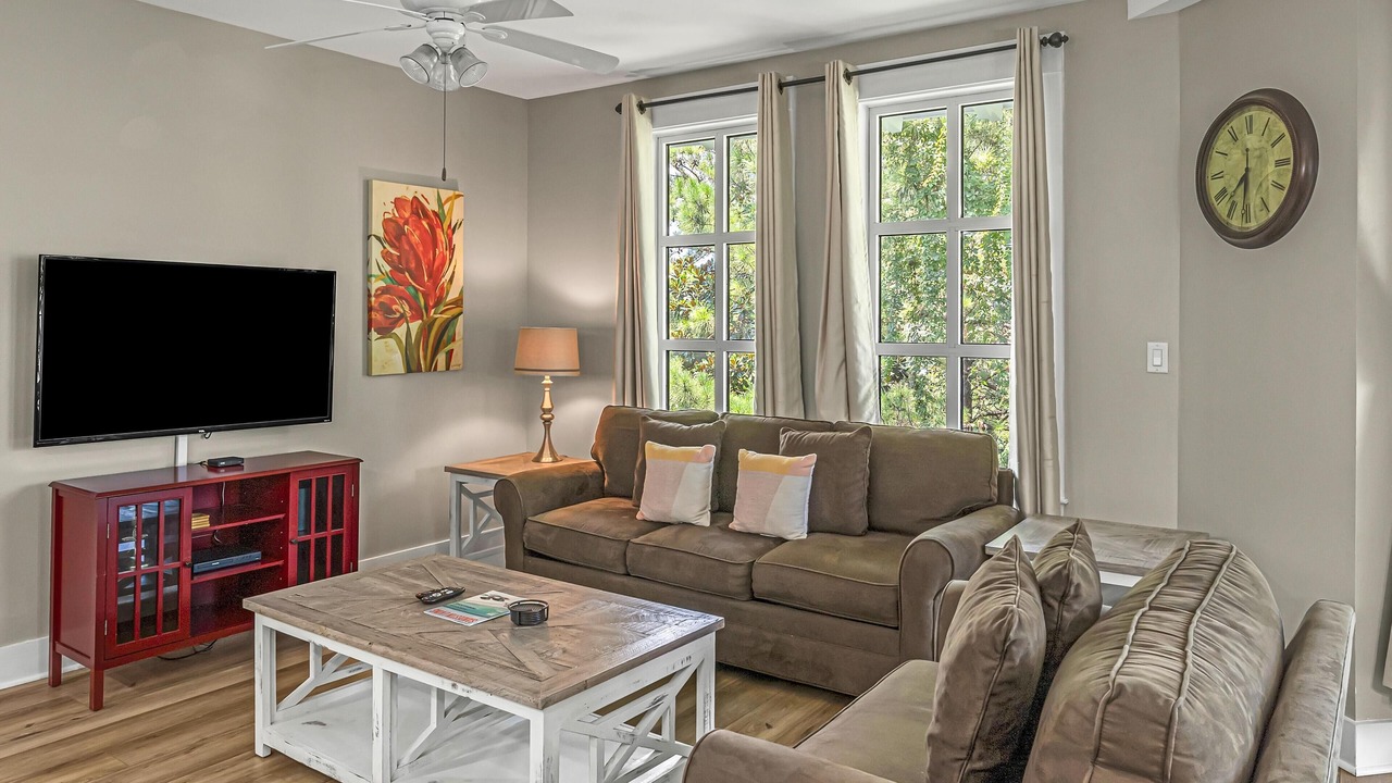 Photo of Livingroom in Baytowne Wharf