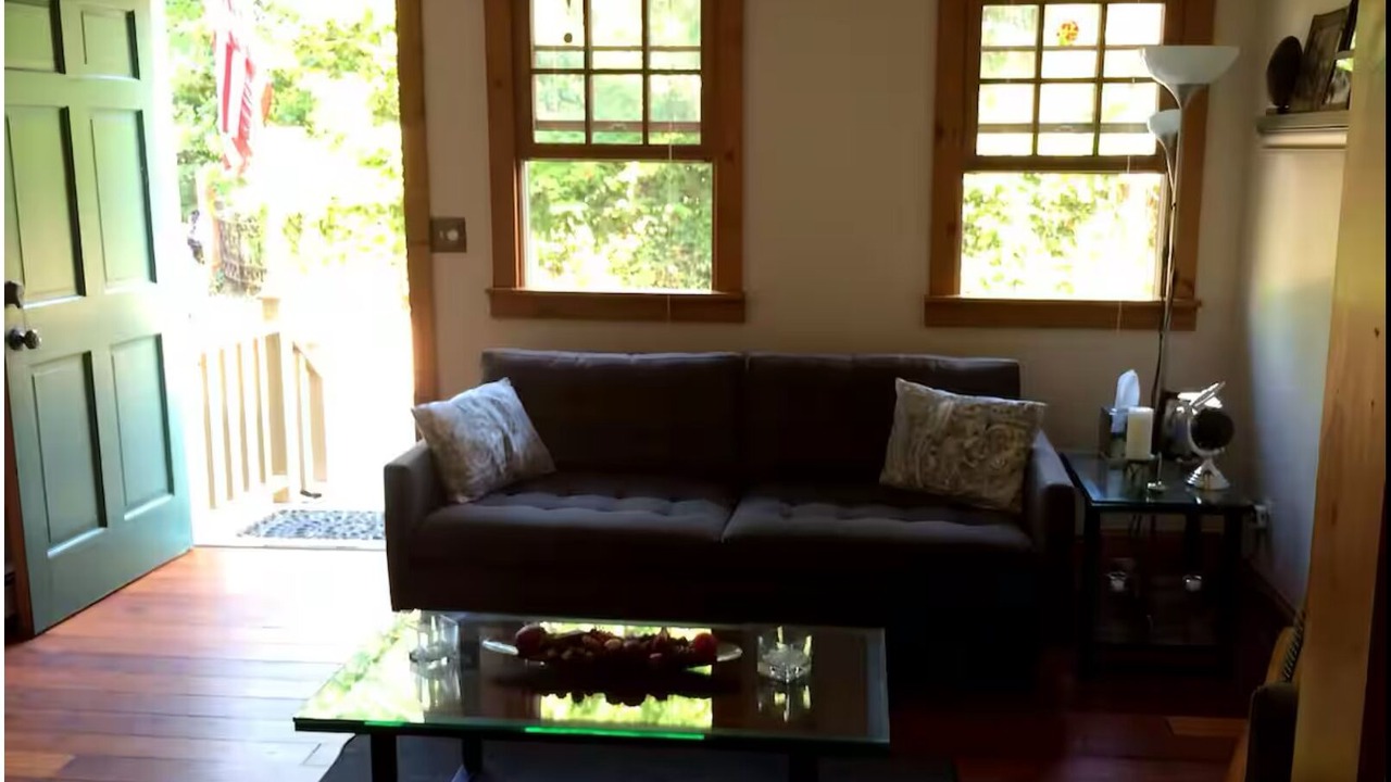 Photo of Livingroom in Burlington