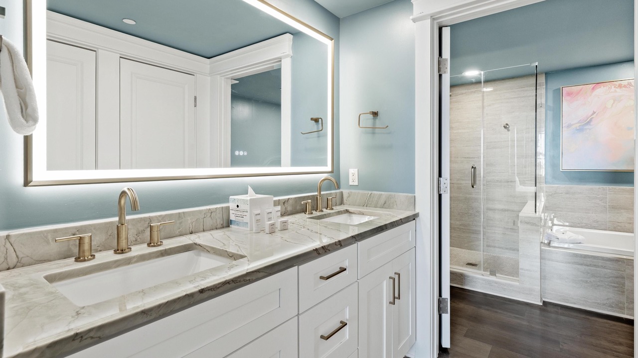 Photo of Bathroom in Baytowne Wharf