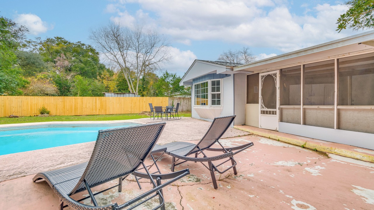 Photo of Outdoor in Northeast Pensacola