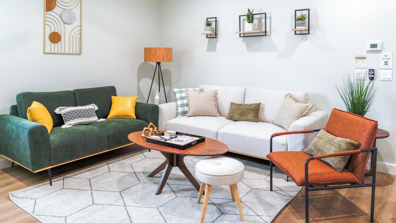 Photo of Livingroom in Midway City