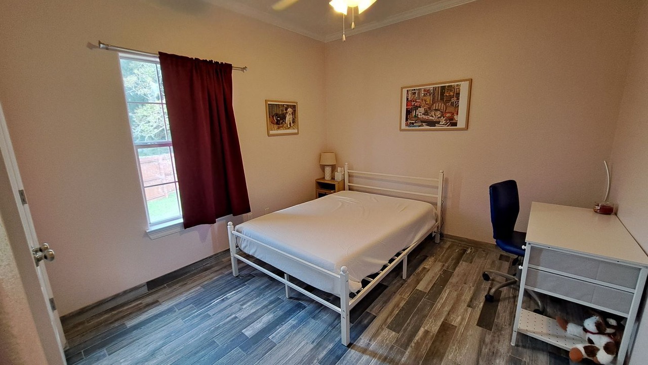 Photo of Bedroom in Northwest Pensacola