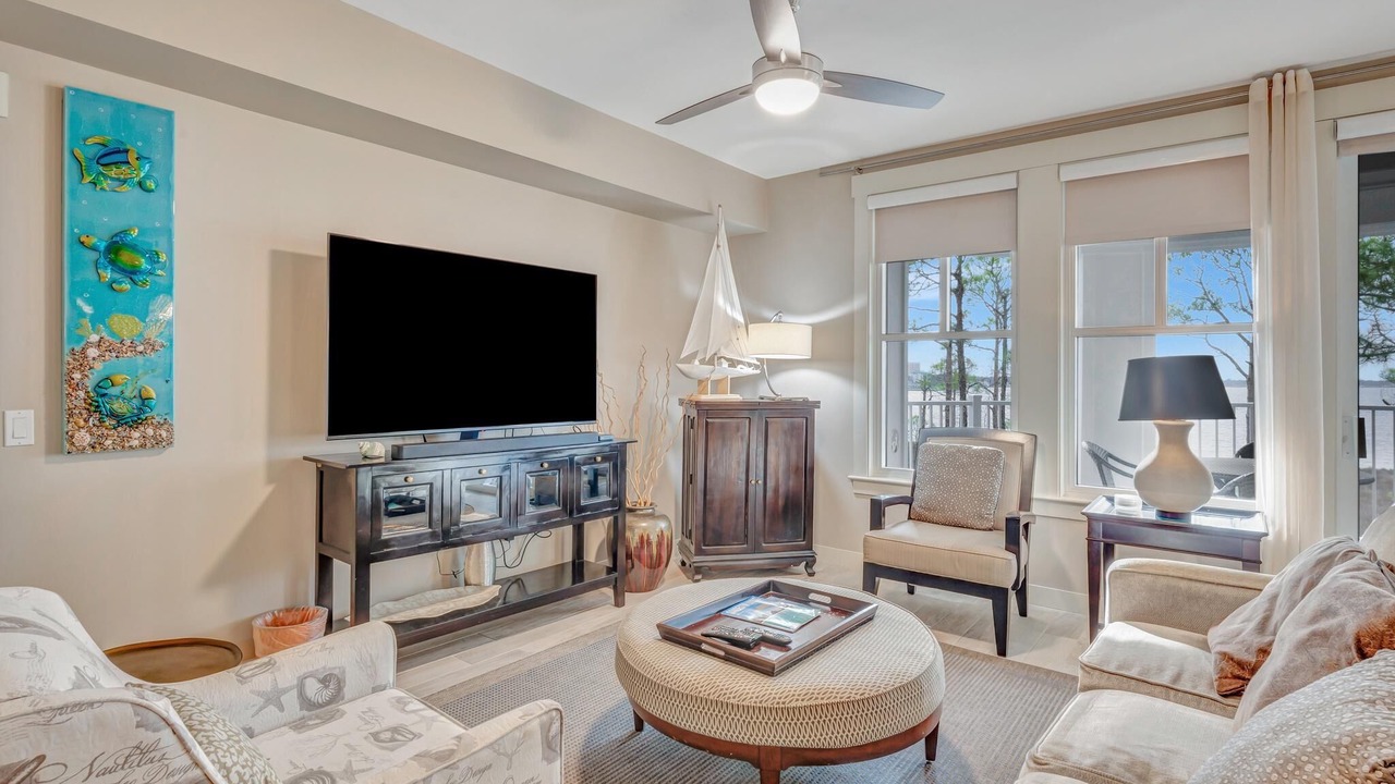 Photo of Livingroom in Baytowne Wharf