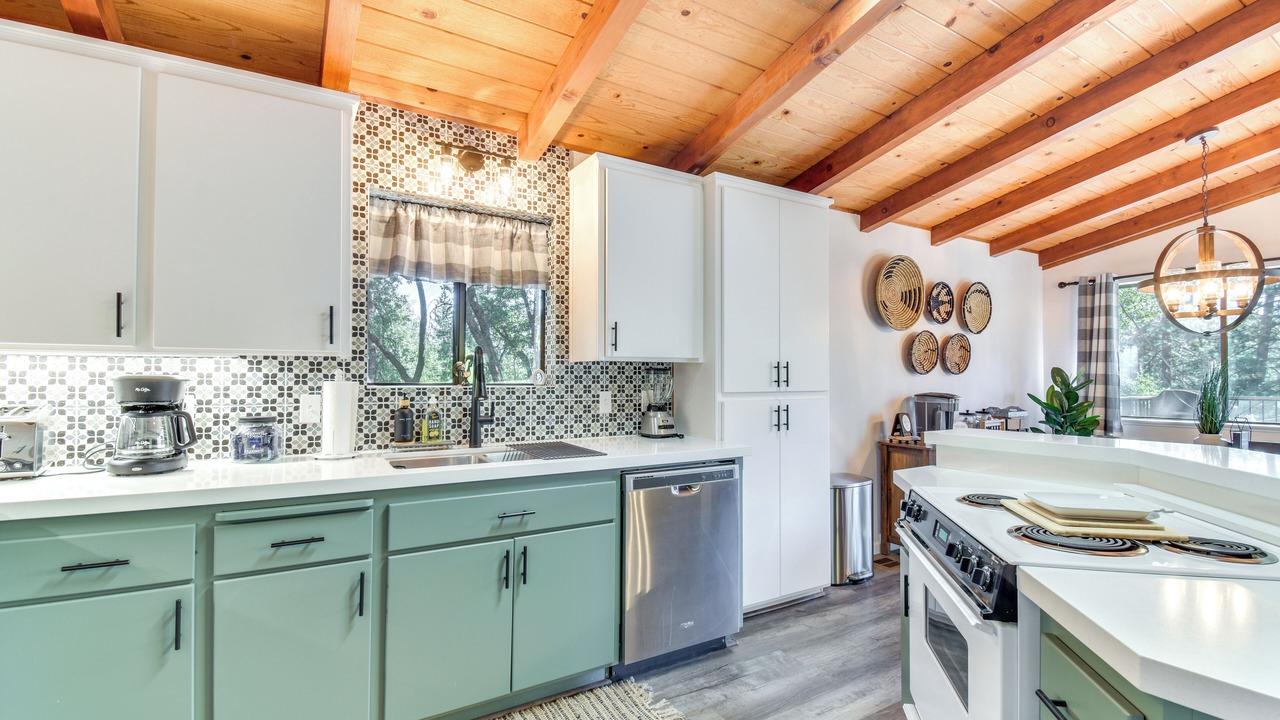 Photo of Kitchen in Groveland