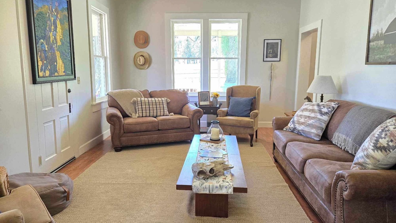 Photo of Livingroom in Crooked River Ranch