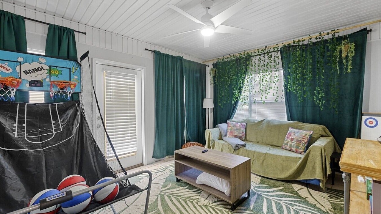 Photo of Livingroom in Sunnyside