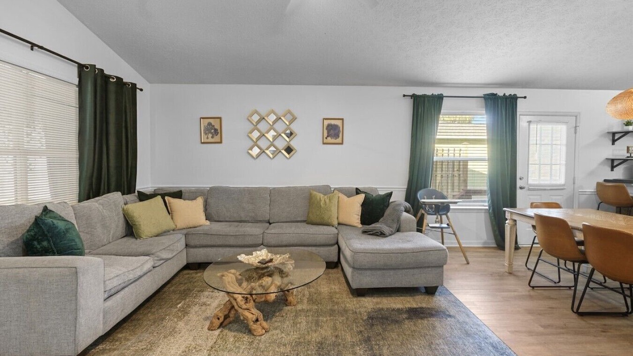 Photo of Livingroom in Sunnyside