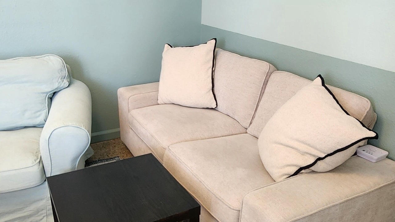 Photo of Livingroom in Biltmore Beach