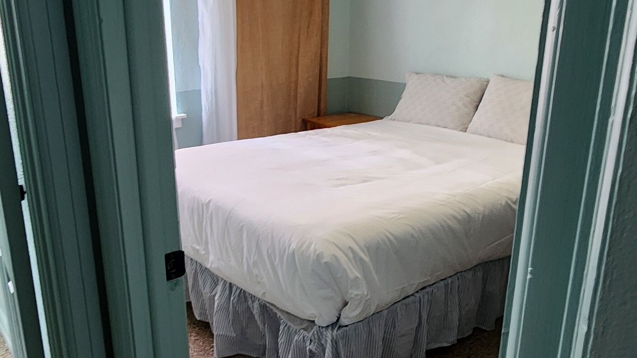 Photo of Bedroom in Biltmore Beach
