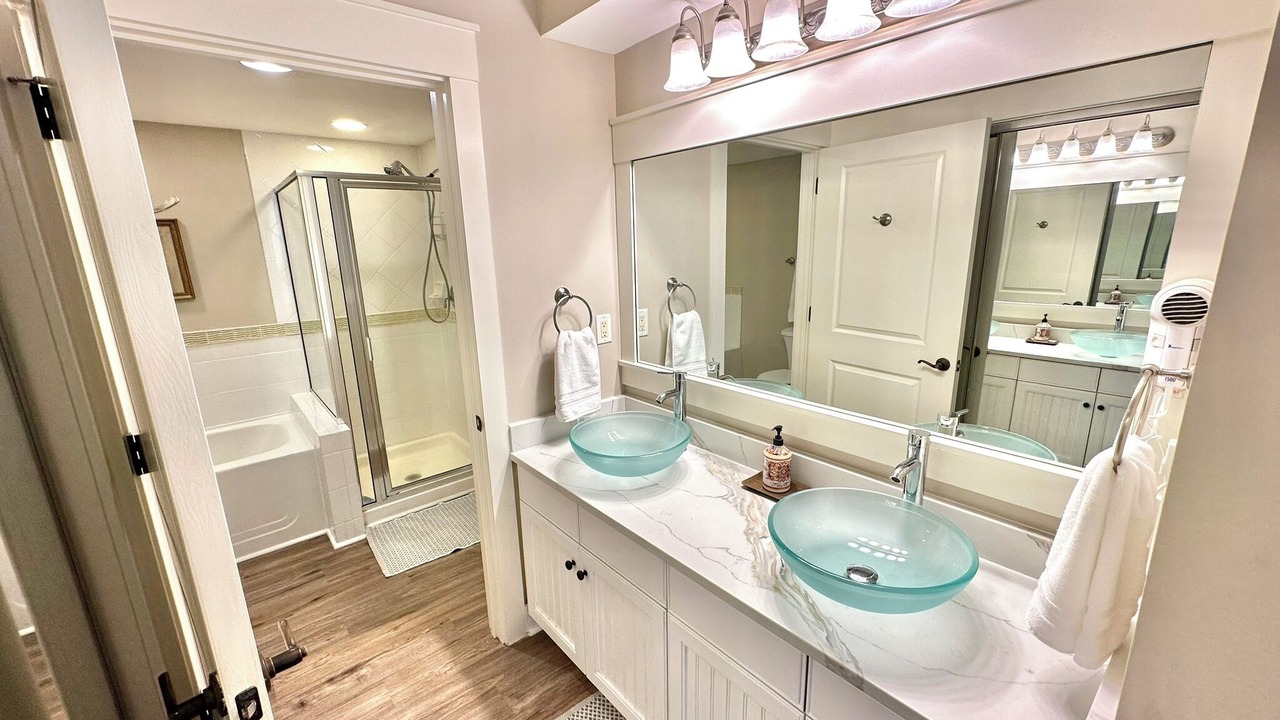 Photo of Bathroom in Baytowne Wharf