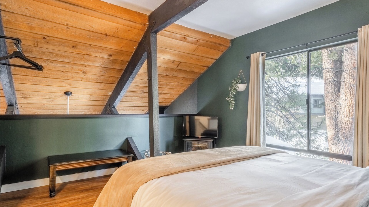Photo of Bedroom in Majestic Pines