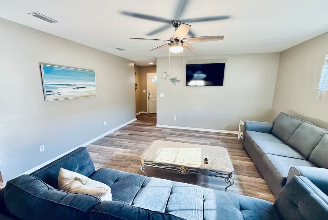 Photo of Livingroom in Riviera Beach