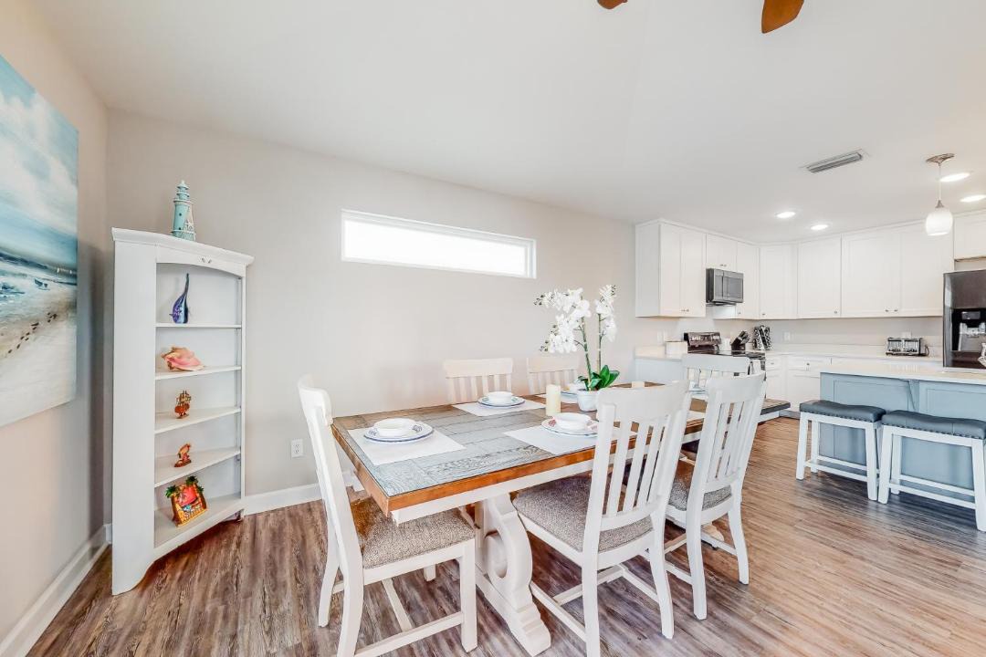 Photo of Kitchen in Biltmore Beach