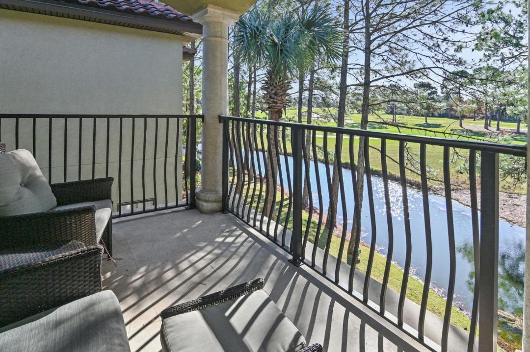 Photo of Patio Balcony in Villa Lago
