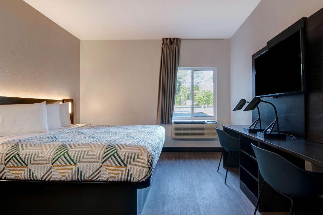 Photo of Bedroom in Pine Forest