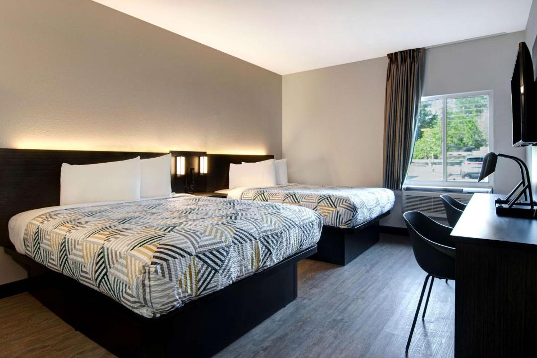 Photo of Bedroom in Pine Forest
