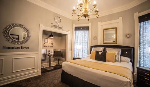 Room (7)