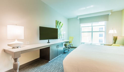 2 Queen Beds, Hearing Accessible, Limited View