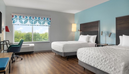 Room, 2 Queen Beds, Accessible (Roll-In Shower)