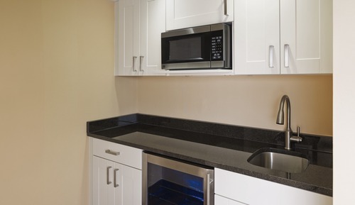 Suite, 1 King Bed, City View (Corner)