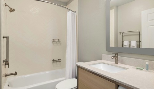 Suite, 1 Bedroom (Hearing Accessible)