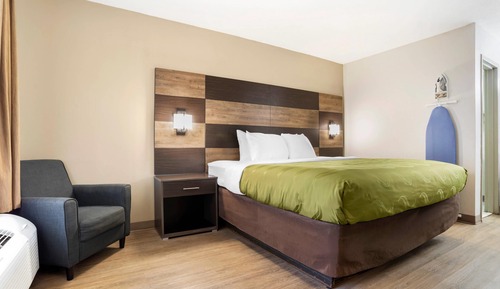 Standard Room, 1 King Bed, Smoking