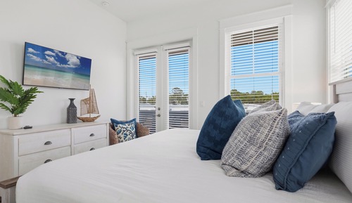Townhome, 2 Bedrooms (Emerald Waves)