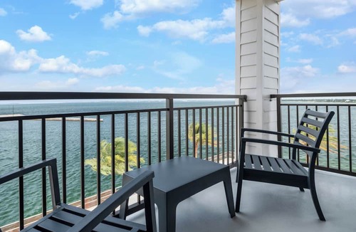 Panama City Hotel | Hotel Indigo Panama City Marina by IHG