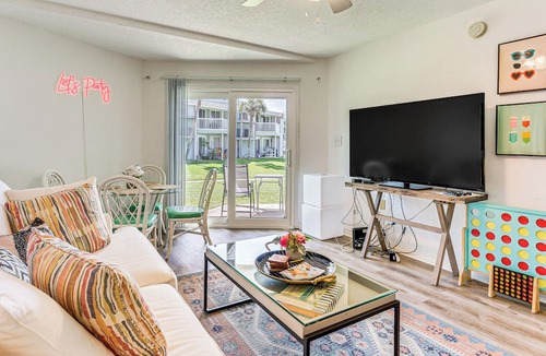 Villa Sabine Apartment | Sea La Vie Condo: Pensacola Beach Access!