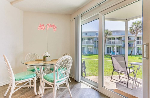 Villa Sabine Apartment | Sea La Vie Condo: Pensacola Beach Access!