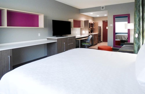 Southeast Pensacola Hotel | Home2 Suites by Hilton Pensacola Airport Medical Center