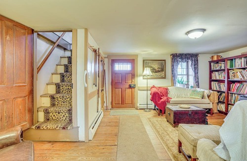Ladiesburg Cottage | Rural & Historic Detour Escape w/Horses On-site!