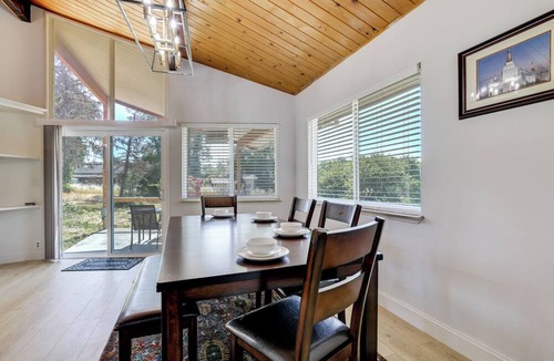 Granite Bay Cottage | 4 Mi to Folsom Lake: Modern Home w/Patio!