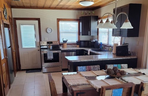 Sunnyside Cottage | The Dolphin House on the west end