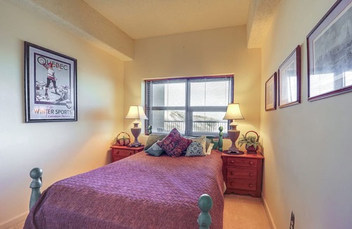 Sugar Mountain Apartment | 3 Mi to Sugar Mtn Slopes! Condo w/Hot Tub & Pool