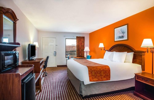 Panama City Hotel | Howard Johnson by Wyndham Panama City