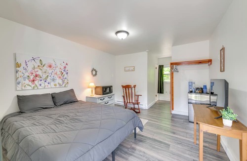 Schroon Lake Apartment | Boat, Fish & Hike! All-season Schroon Lake Getaway
