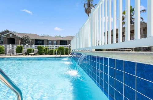 Foley Condo | Great Rates! 1st floor, Family Friendly,Close to OWA & FoleySportsPlex!Book Now!