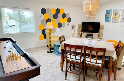 North Fork Apartment | Honeybee Hive - Hot Tub - BBQ - 8 minutes to Bass Lake - Sleeps 6