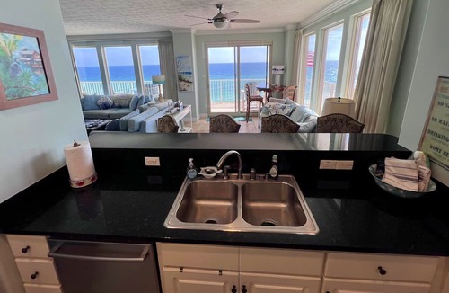 Lower Grand Lagoon Condo | Tina's Treasure Island Luxury Beach Condo-3BR 6th Flr-Free Beach Chairs/Umbrella