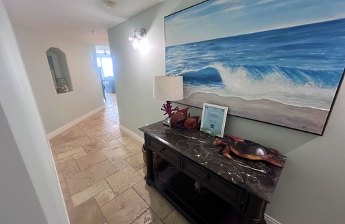 Lower Grand Lagoon Condo | Tina's Treasure Island Luxury Beach Condo-3BR 6th Flr-Free Beach Chairs/Umbrella