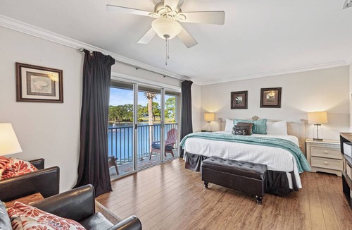 Sandestin Condo | Beach Villa w/NEW 6-Seat GOLF CART! Near Beach, Pool, Baytowne Wharf & Tram.