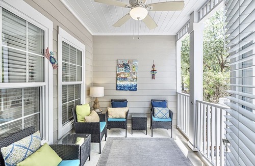 Santa Rosa Beach Condo | 30A ☀️ 119 10*Star Reviews | Huge Pool | Gym | Putting Area | Beach Gear ☀️ Gated