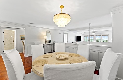 Gulf District Condo | Gulf and Pool Views with Beach Access