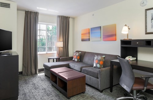Mount Laurel Condo | 24-Hour Business Center, and Fitness Center | Close to NJ Turnpike